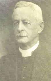 Alexander Maclachlan's Instagram, Twitter & Facebook