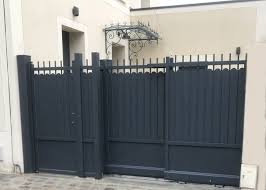 Pin By Esperancia Odjou On Porte Et Garage In 2020 Outdoor Decor Garage Doors Gate