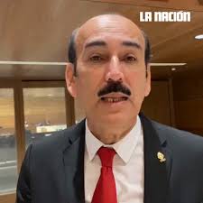 Diputados consideran tardía renuncia de presidente de Incop