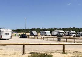 Adapté aux familles, piscine extérieure, aire de jeux et bar ou club. Camping Car Park The 1st European Network Of Stopover Sites And Services Areas