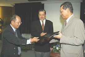 Tan sri yahya ahmad ada pengerusi drb hicom pada tahun 1997, malangnya beliau terbunuh didalam satu nahas helikopter di kuala lipis semasa penerbangan dari. All Mergers Under Pnb Doing Well The Star
