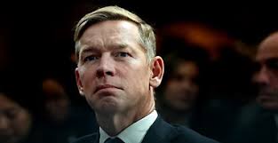 The Penguin' Showrunner Confirms Theo Rossi's Julian Rush is Not Scarecrow