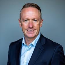 Dwight Weller's Instagram, Twitter & Facebook