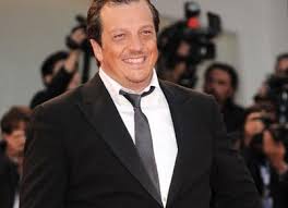 Un ex campione di calcio con molti errori alle spalle cerca di rimettere insieme i cocci della sua vita. Quello Che So Sull Amore Di Muccino Non Convince Affaritaliani It