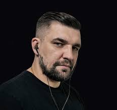 Все популярные песни баста качай и слушай бесплатно! Basta I Gazgolder Zapustili Linejku Naushnikov Musicdealer
