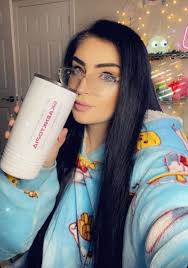 IM STILL LIVE COME CHECK THE STREAM OUT