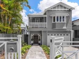 The term can also refer to landscaping of housing estates, business parks, etc. Humble Queenslander Cottage Gets Dramatic Hamptons Style Makeover