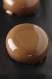 Differents Glacages Miroir Chocolat Noir Chocolat Au Lait Glacage Blanc Et Glacage Rouge Glaze M Glacage Chocolat Au Lait Nappage Pour Tarte Miroir Chocolat