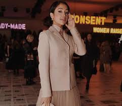 Youtuber liza koshy has taken to instagram to apologize after a video of her using a mock asian accent resurfaced. La Youtuber Liza Koshy Descubre Su Lado Mas Feminista De La Mano De Dior Grazia