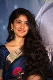 Amongst them is actress sai pallavi who is a stunner when it comes to styling a saree and looking one's ethnic best. Sai Pallavi On Twitter Looking Gorgeous In The Saree So Cute Saipallavi Karu Kanam