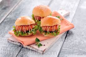 Selengkapnya, berikut resep burger ketupat dari resep burger nasi di buku resep hamburger favorit oleh tim ide masak terbitan gramedia pustaka utama. Cara Buat Burger Ayam Crispy Resep Cara Membuat Daging Burger Sehat Resep Hamburger Resep Resep Burger