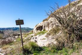 A licodia eubea general building contractor will work with your architect to review plan as you build a house and ensure everything is in place before work is started as well as arrange for permits and necessary inspections. File Grotta Dei Santi Licodia Eubea 17 Jpg Wikimedia Commons