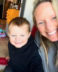 Liz Capps's Instagram, Twitter & Facebook