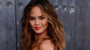 Chrissy teigen, model, mum, cook and professional twitter troll has been relentless in her quest to get herself on the victoria's secret catwalk. Chrissy Teigen Asked Her Fans To Photoshop Her Into A Victoria S Secret Photo Boy Did They Deliver Brobible