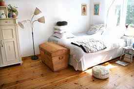 Wohnzimmer Beistelltisch Reizend Beistelltisch Wohnzimmer Ideen Tipps Von Experten In Diesem Wohnzimmer Frisch