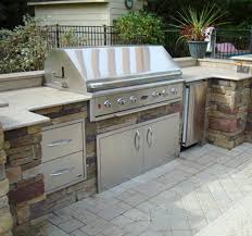 outdoor kitchen cabinets: built in or
