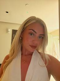 Charlotte Yates (@charlotteeyates) • Instagram photos and videos