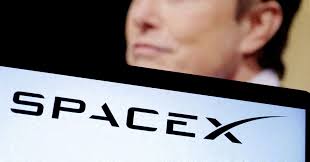 SpaceX prioritizes lunar 'self-growing city' over Mars project, Musk says