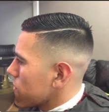 Erstaunlich Kurzhaarfrisuren Manner Mit Strich In 2020 Haarschnitt Manner Haarschnitt Modische Frisuren