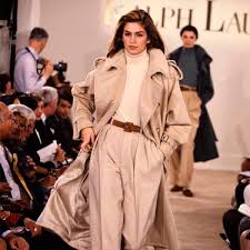 Se la #moda è la tua passione, immergiti nel #design con la #vacanzastudio a #cambridge per ragazzi dai 15 ai 18 anni. Tendenze Autunno Inverno 2019 2020 Il Ritorno Della Moda Anni 80