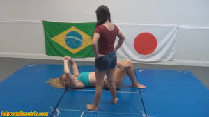 Tall Amazon Girl vs Short