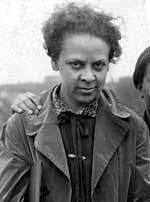 Ethel Ray's Instagram, Twitter & Facebook