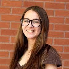 Amber Woolum's Instagram, Twitter & Facebook