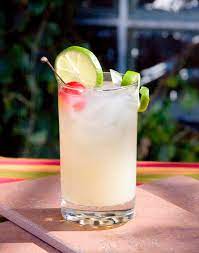 How To Make A Paloma Tequila Cocktail Recipe Tequila Cocktails Paloma Cocktail Tequila Mixed Drinks