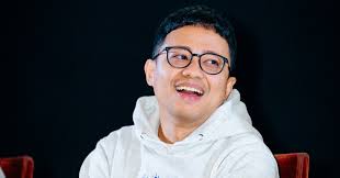 Meramu Naskah Komedi Ala Muhadkly Acho dalam Film Agak Laen