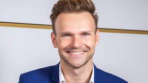 Im netz findet ihr uns bei @rtlde #letsdance links zu allen. Let S Dance 2021 Profitanzer Vadim Garbuzov Ist Bei Der Grossen Profi Challenge Dabei