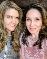 Laura Schauer's Instagram, Twitter & Facebook