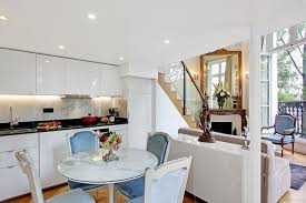 Vous n'êtes qu'à 6 stations de métro de la station haussman st lazare, connectée à plus de 5 autres lignes de transport. Appartement De Luxe Paris Classique Chic Cuisine Paris Par Studio Hna