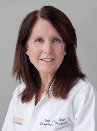 Kim Leake's Instagram, Twitter & Facebook