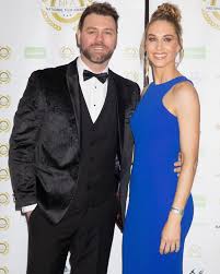 Brain mcfadden and fiance danielle parkinson have welcomed their first baby. Brian Mcfadden Dancing On Ice Star And Danielle Parkinson Share Awkward Kiss Celebrity News Showbiz Tv Express Co Uk