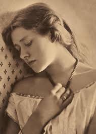 Fascinating Stories Behind 19 Stunning Portraits Taken by Julia Margaret  Cameron in the Late 19th Century ~ Vintage Everyday