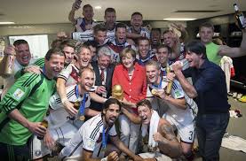 Pages liked by this page. Fussball Wm 2018 Angela Merkel Will Dfb Team Im Trainingslager Besuchen Fussball Stuttgarter Zeitung