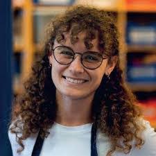 Chloe Neilson's Instagram, Twitter & Facebook