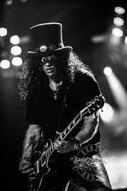 Guns n' roses, often abbreviated as gnr, is an american hard rock band from los angeles, california, formed in 1985.when they signed to geffen records in 1986, the band comprised vocalist axl rose, lead guitarist slash, rhythm guitarist izzy stradlin, bassist duff mckagan, and drummer steven adler.the current lineup consists of rose, slash, mckagan, guitarist richard fortus, drummer frank. Guns N Roses On Twitter Slash