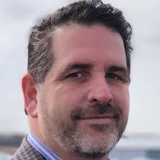 Elliot Bottomley's Instagram, Twitter & Facebook