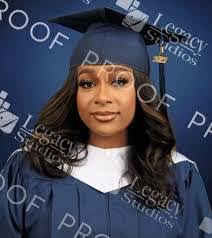 Leslie Toney's Instagram, Twitter & Facebook