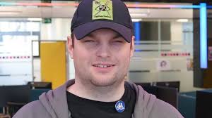 How do visually impaired people play video games?