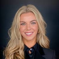 Hailey Eichner's Instagram, Twitter & Facebook