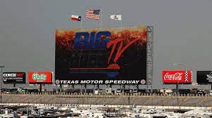 The sprint cup series, nationwide series and camping world truck series. Panasonic Breaks Guinness World Record With Big Hoss Tv Screen Panasonic Newsroom Global