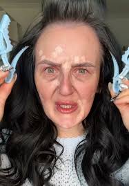 Mature Makeup: Achieve a Full Beat at 80