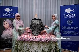 Bawal putih merupakan jenis ikan paling mahal di antara deretan bawal lainnya. Ahli Perniagaan Pahang Beli Tudung Swarovski Rm50 000