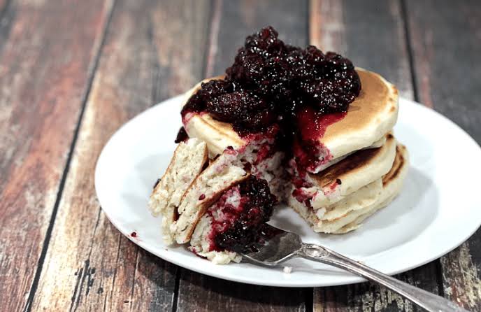 Fluffy Pancakes with Blackberry Compote