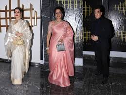 Photos Jeetendra Rekha Luv Sinha And More Attend Hema Malini S 70th Birthday Celebrations Hindi Movie News Times Of India One such beautiful damsel happens to hema malini. photos jeetendra rekha luv sinha and