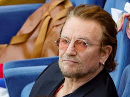 Bono, el escritor que también canta en U2, inicia su gira para presentar un  libro