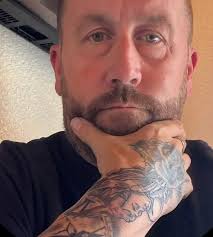 Does anyone recognise this door step? I am missing a parcel which was  supposed to have been delivered to Baas Lane..