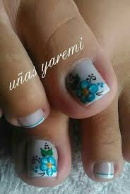 De 150 fotos de uñas 2019 dibujos para pintar uñas 2019. Pin De Aura En Unas De Flores Unas Pies Decoracion Disenos De Unas Pies Unas Manos Y Pies